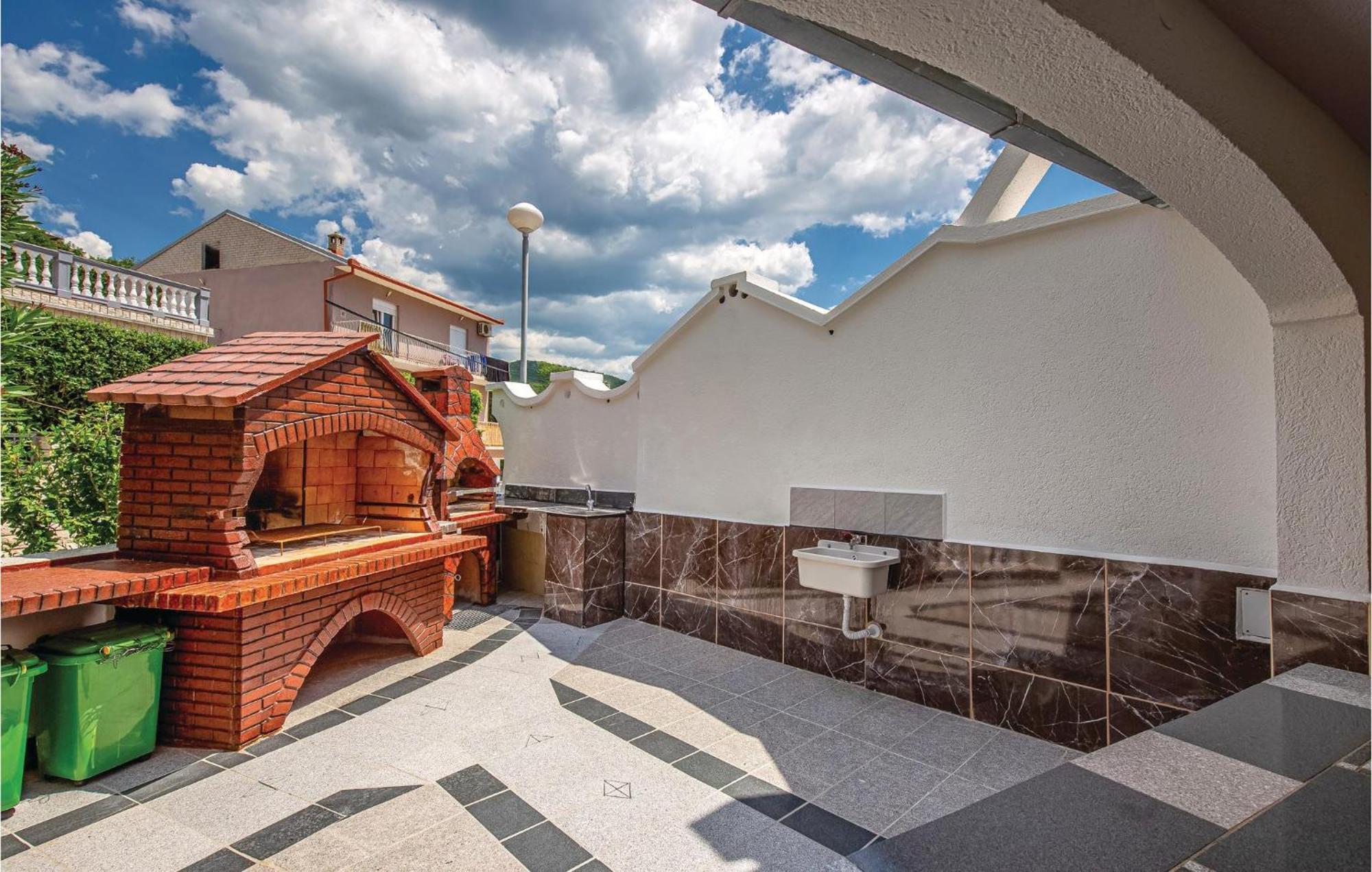 Stunning Apartment In Crikvenica With Wifi Eksteriør billede