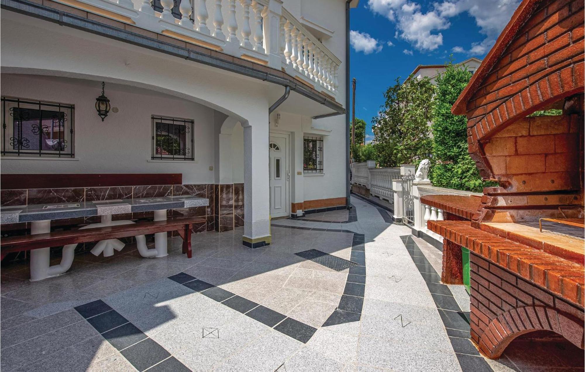 Stunning Apartment In Crikvenica With Wifi Eksteriør billede